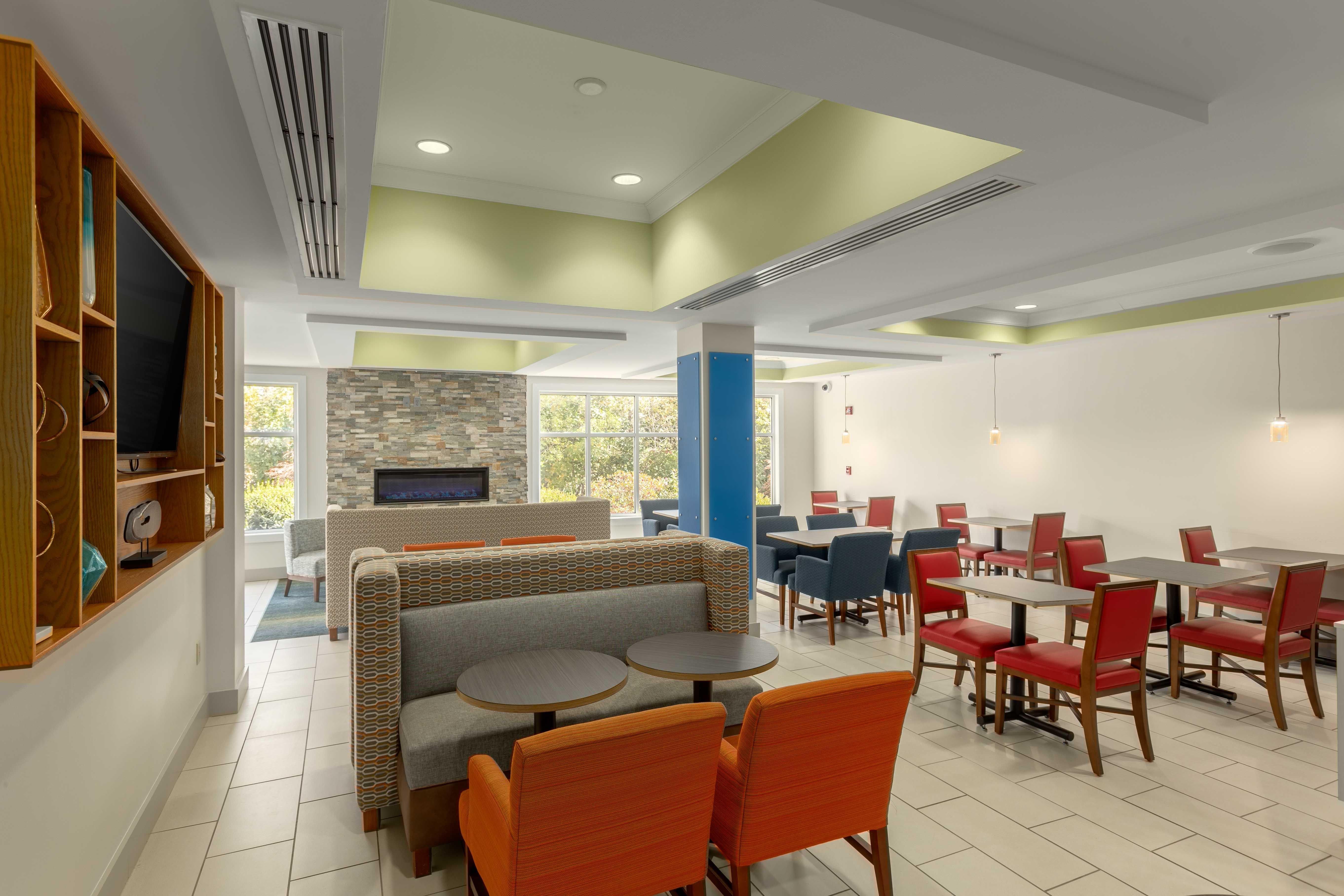 Holiday Inn Express Hotel & Suites Binghamton University-Vestal By Ihg Exterior photo